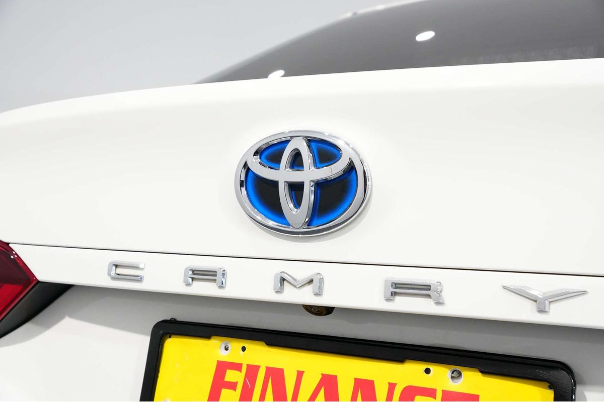 2021 Toyota Camry Ascent AXVH70R