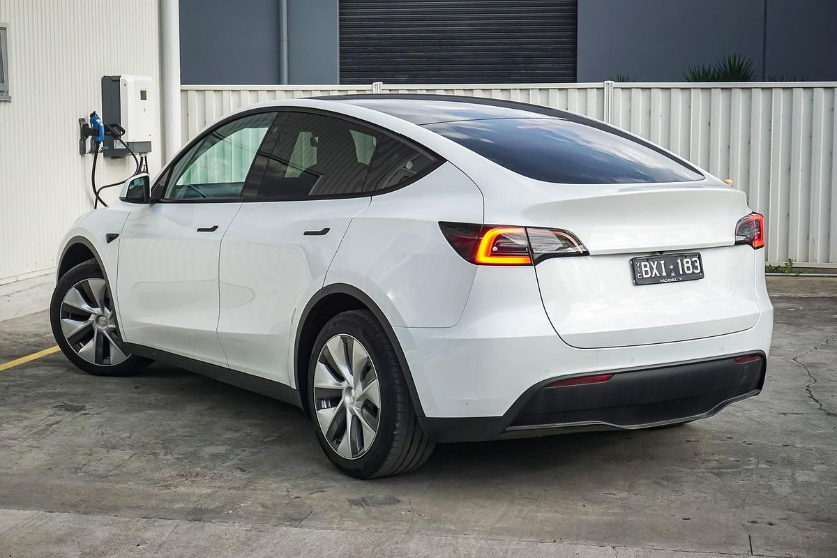 2022 Tesla Model Y Rear-Wheel Drive