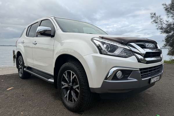 2020 Isuzu MU-X LS-T