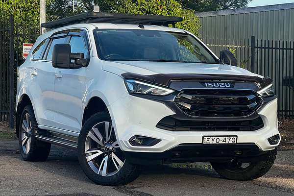 2023 Isuzu MU-X LS-T