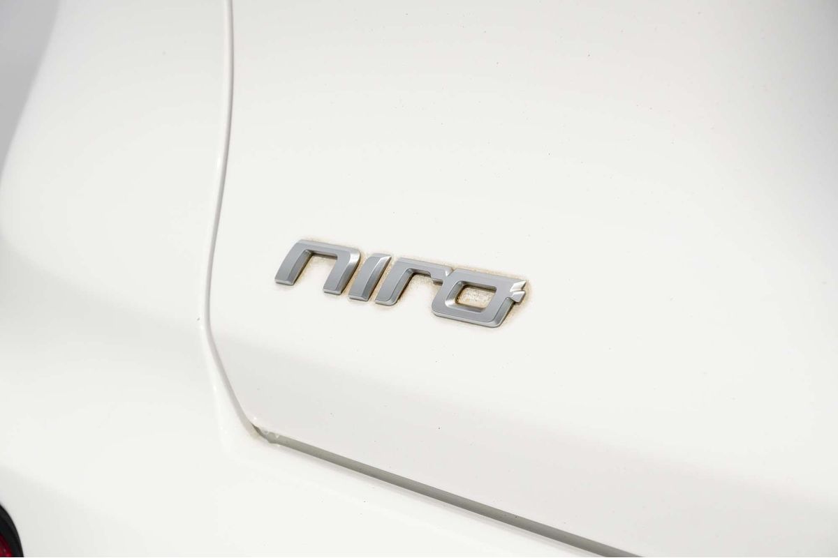 2021 Kia Niro Hybrid Sport DE