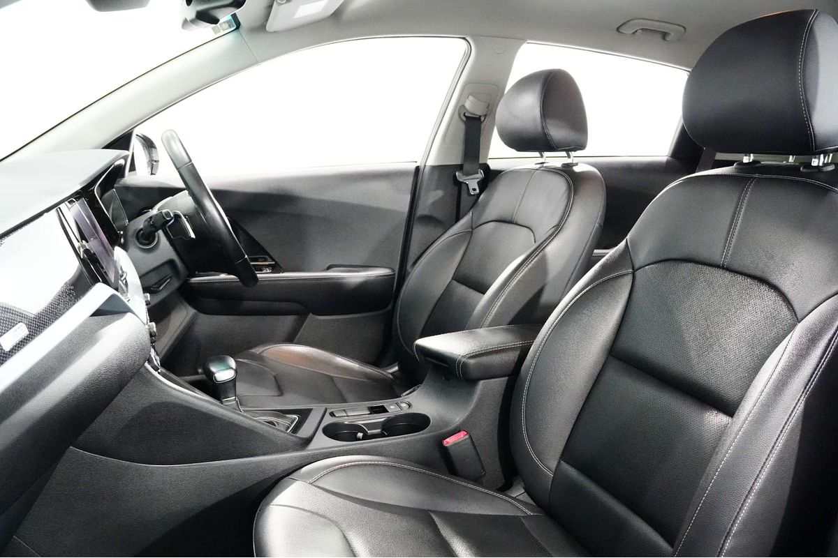 2021 Kia Niro Hybrid Sport DE