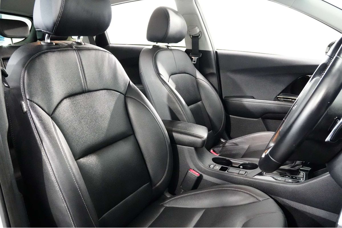 2021 Kia Niro Hybrid Sport DE