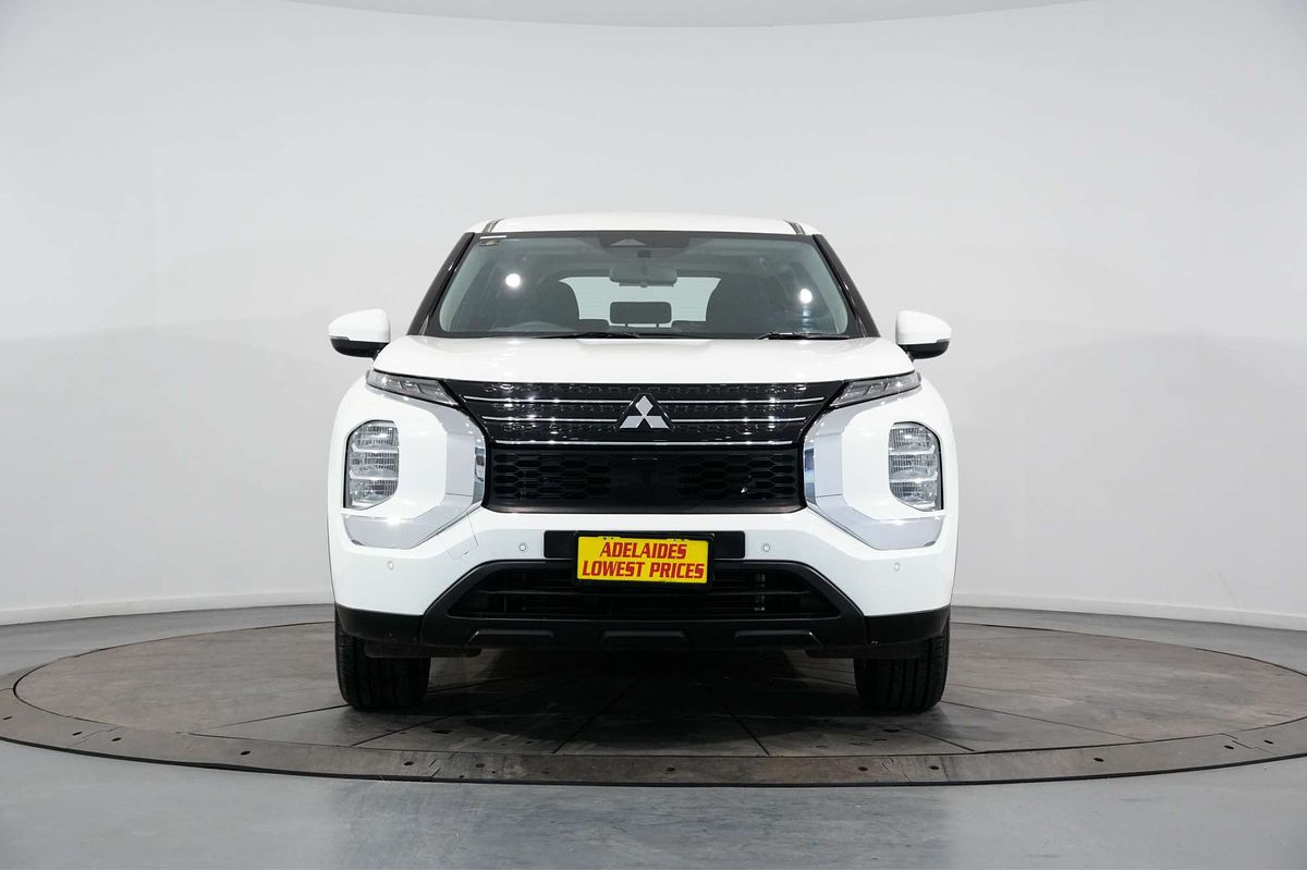 2022 Mitsubishi Outlander ES ZM