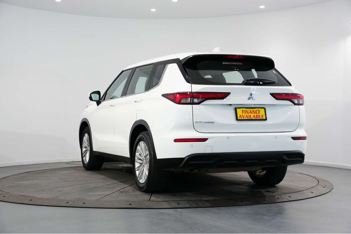 2022 Mitsubishi Outlander ES ZM