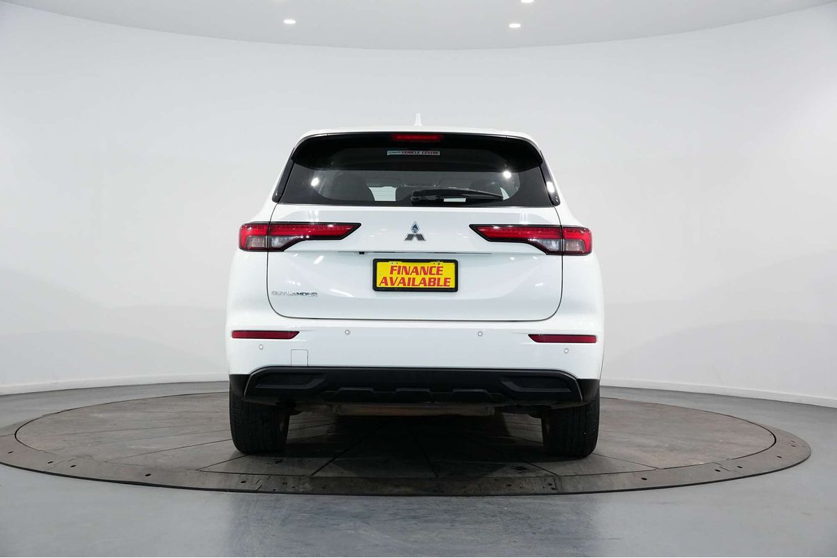 2022 Mitsubishi Outlander ES ZM