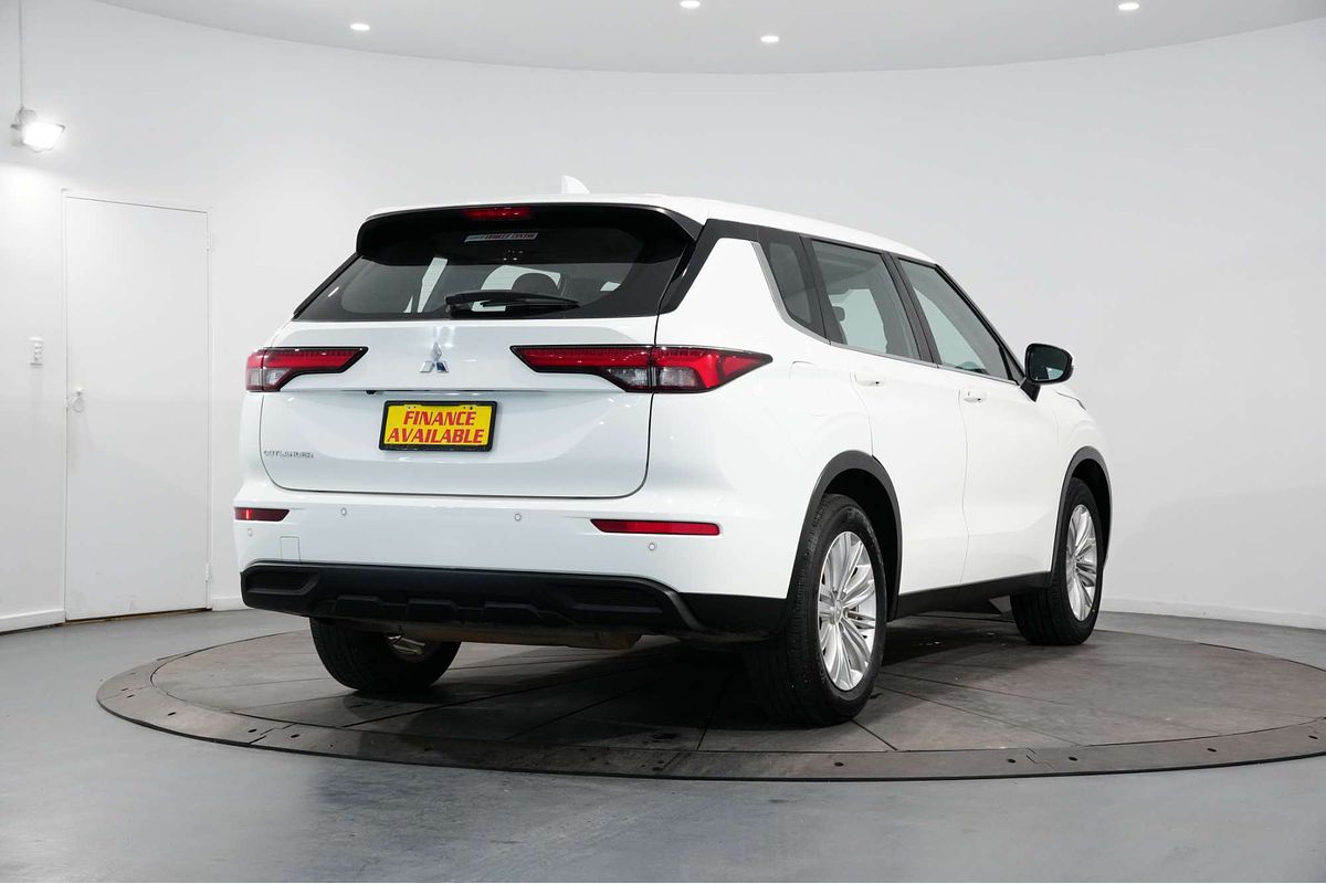 2022 Mitsubishi Outlander ES ZM