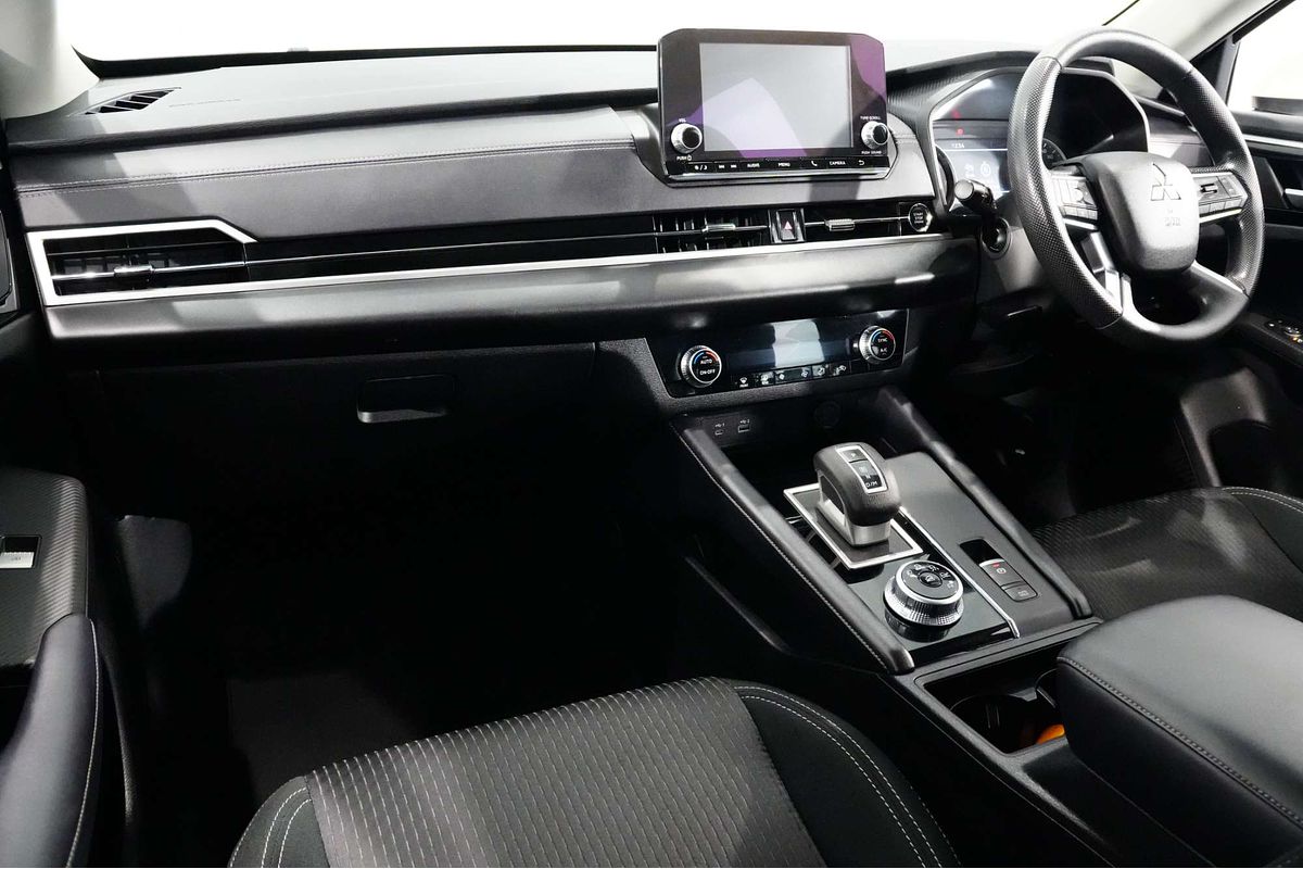 2022 Mitsubishi Outlander ES ZM