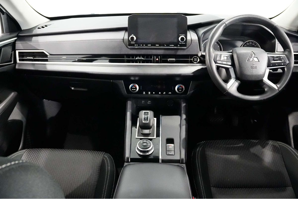 2022 Mitsubishi Outlander ES ZM