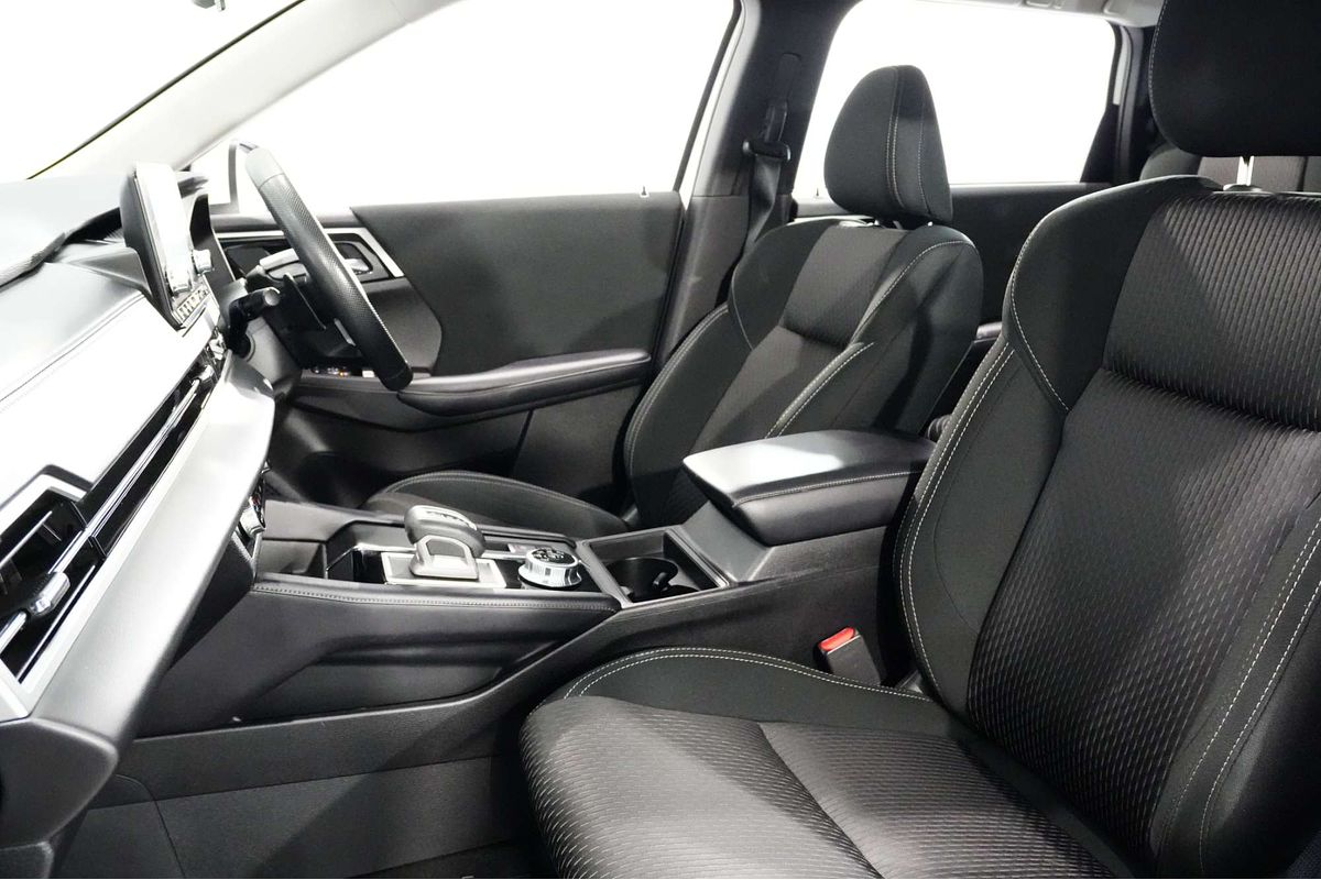 2022 Mitsubishi Outlander ES ZM