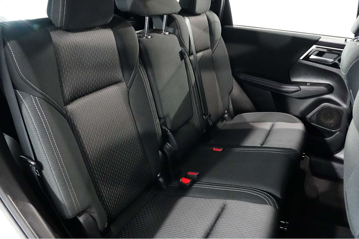 2022 Mitsubishi Outlander ES ZM