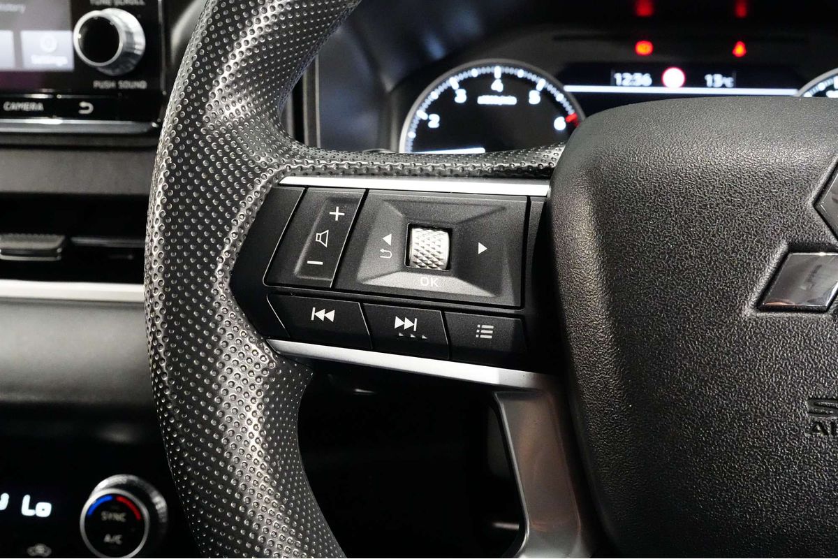 2022 Mitsubishi Outlander ES ZM