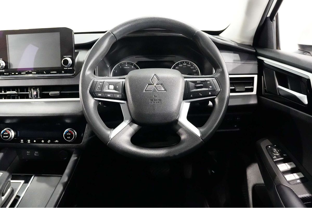 2022 Mitsubishi Outlander ES ZM