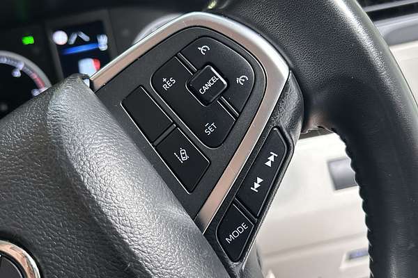 2021 Toyota Hiace GDH300R LWB thumb-16