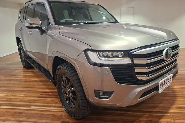 2022 Toyota Landcruiser Sahara FJA300R