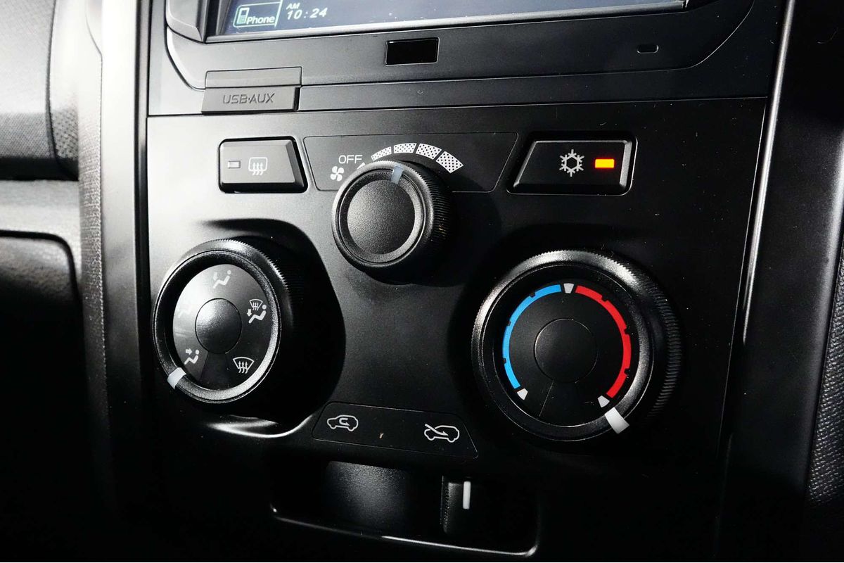 2019 Isuzu D-MAX SX High Ride Rear Wheel Drive