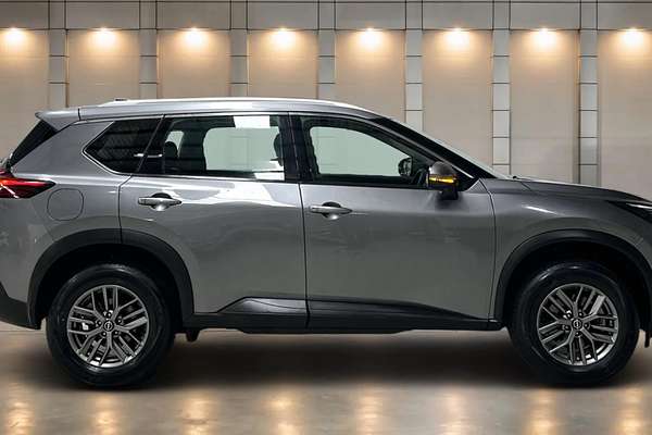 2024 Nissan X-TRAIL ST T33