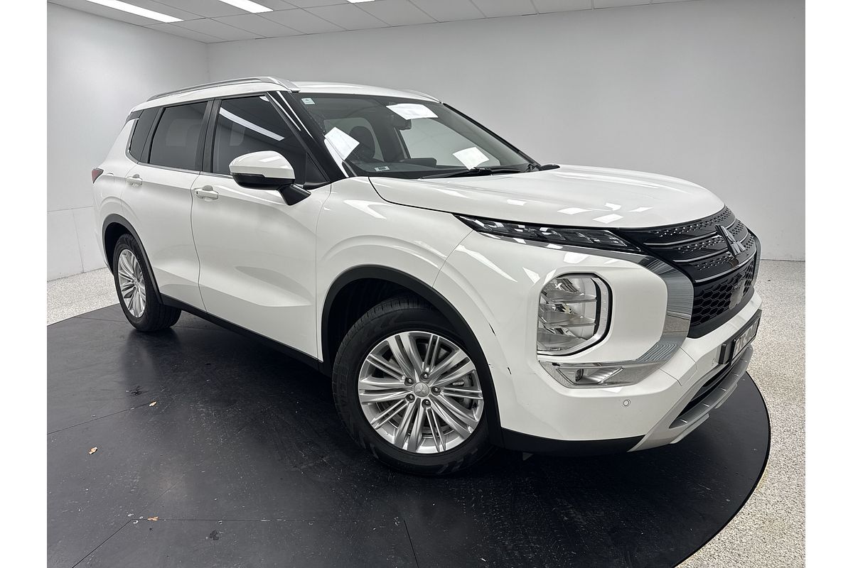 2023 Mitsubishi Outlander LS ZM