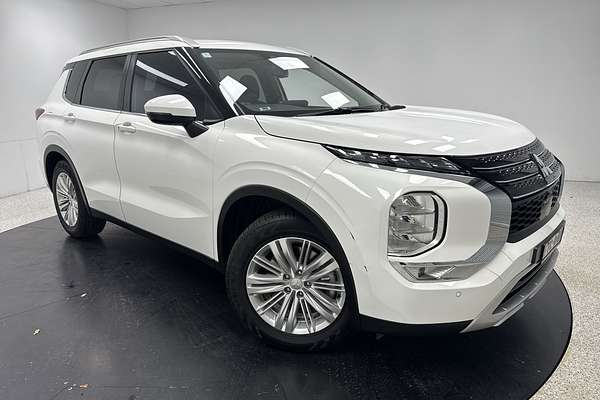 2023 Mitsubishi Outlander LS ZM