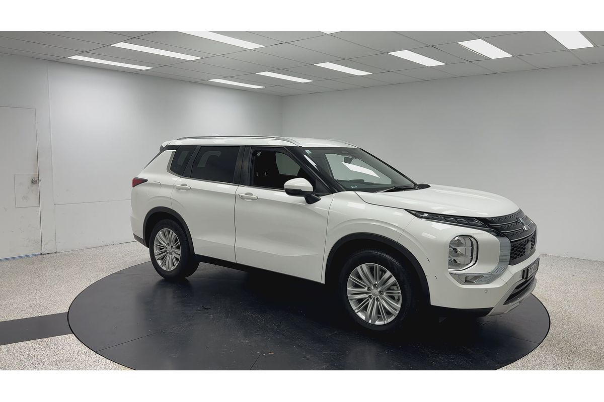 2023 Mitsubishi Outlander LS ZM