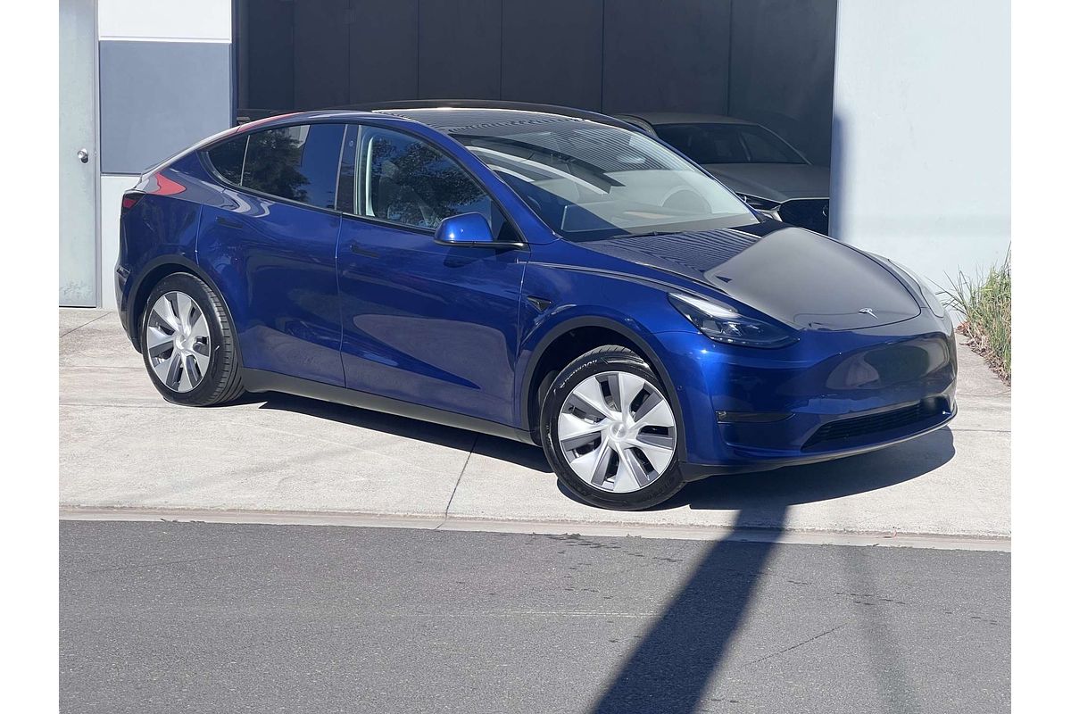 2023 Tesla Model Y Rear-Wheel Drive