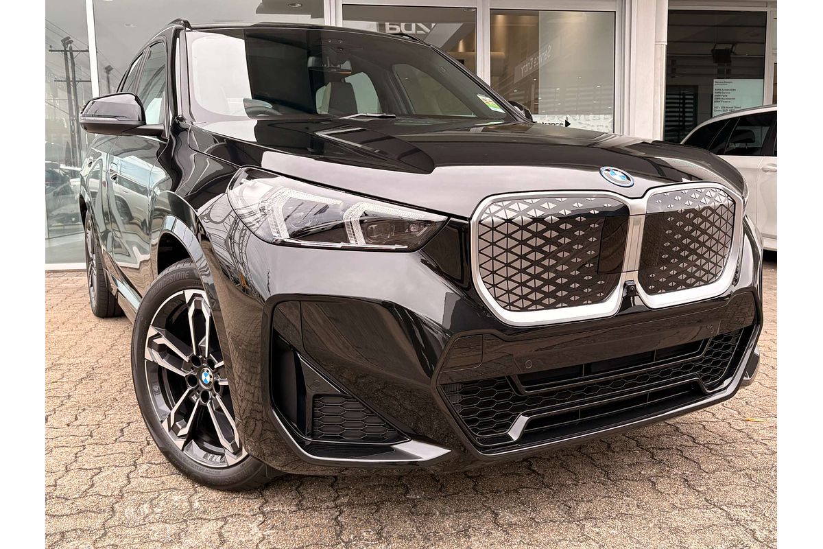 2025 BMW iX1 xDrive30 M Sport U11