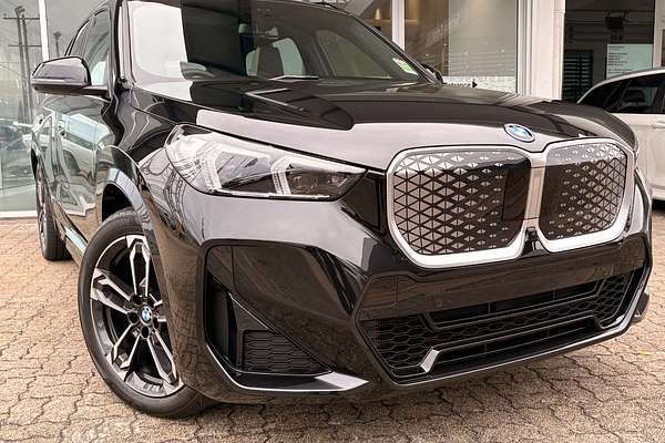 2025 BMW iX1 xDrive30 M Sport U11