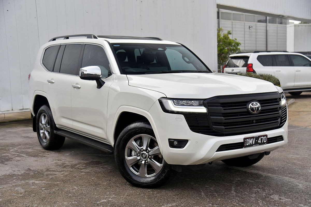 2025 Toyota Landcruiser Sahara FJA300R