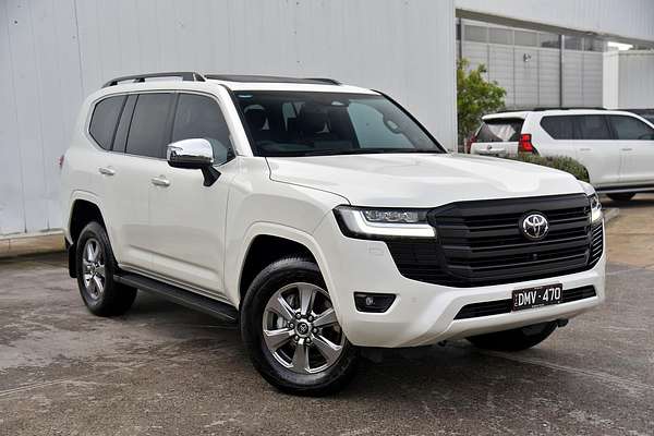 2025 Toyota Landcruiser Sahara FJA300R