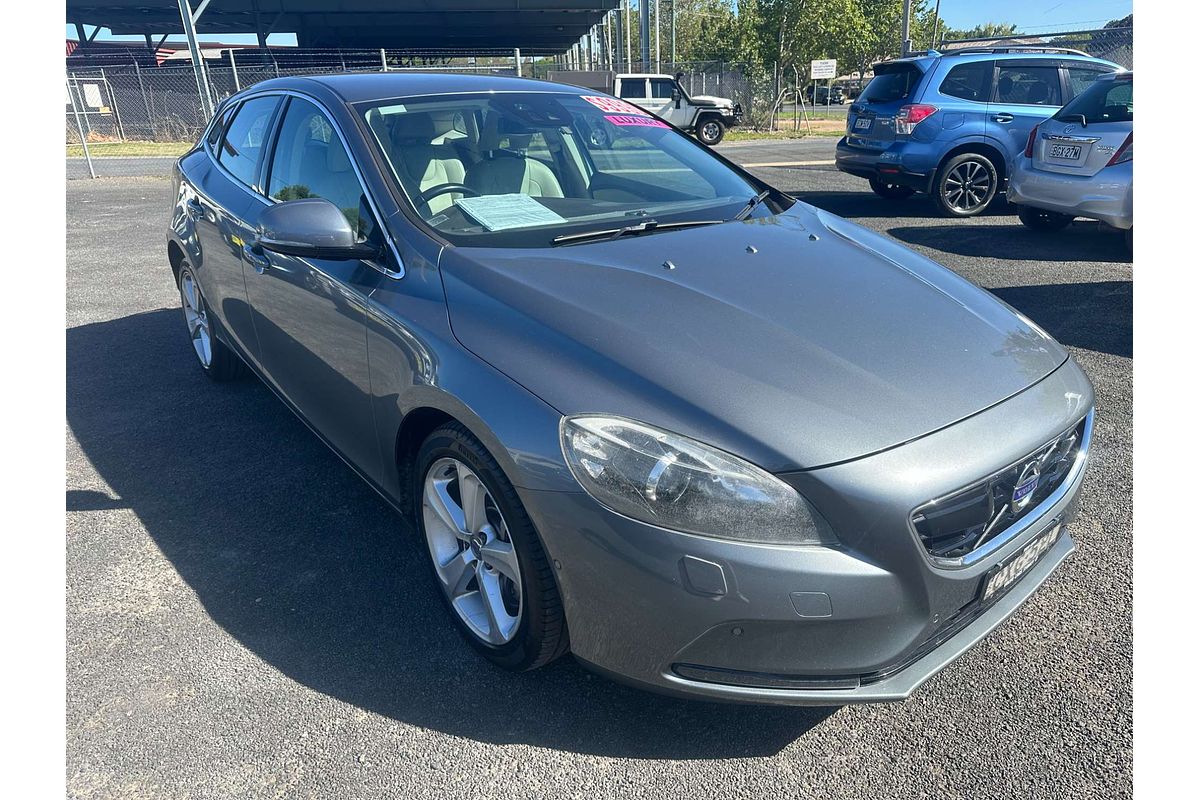 2014 Volvo V40 D4 Luxury