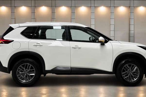 2024 Nissan X-TRAIL ST T33