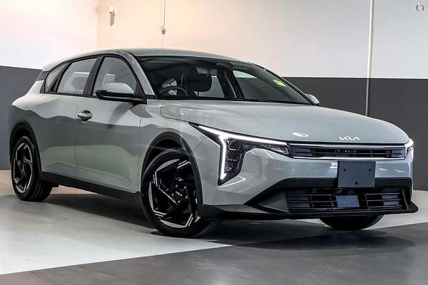 2026 Kia K4 Sport CL4m thumb-0