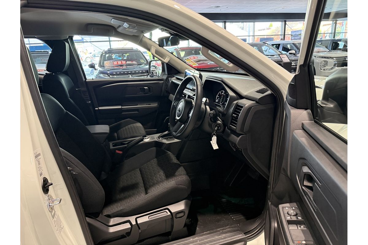 2026 Mitsubishi MV Triton GLX 2.4L D 6AT 4X4 CC CC