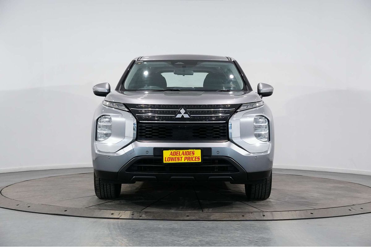 2022 Mitsubishi Outlander ES ZM