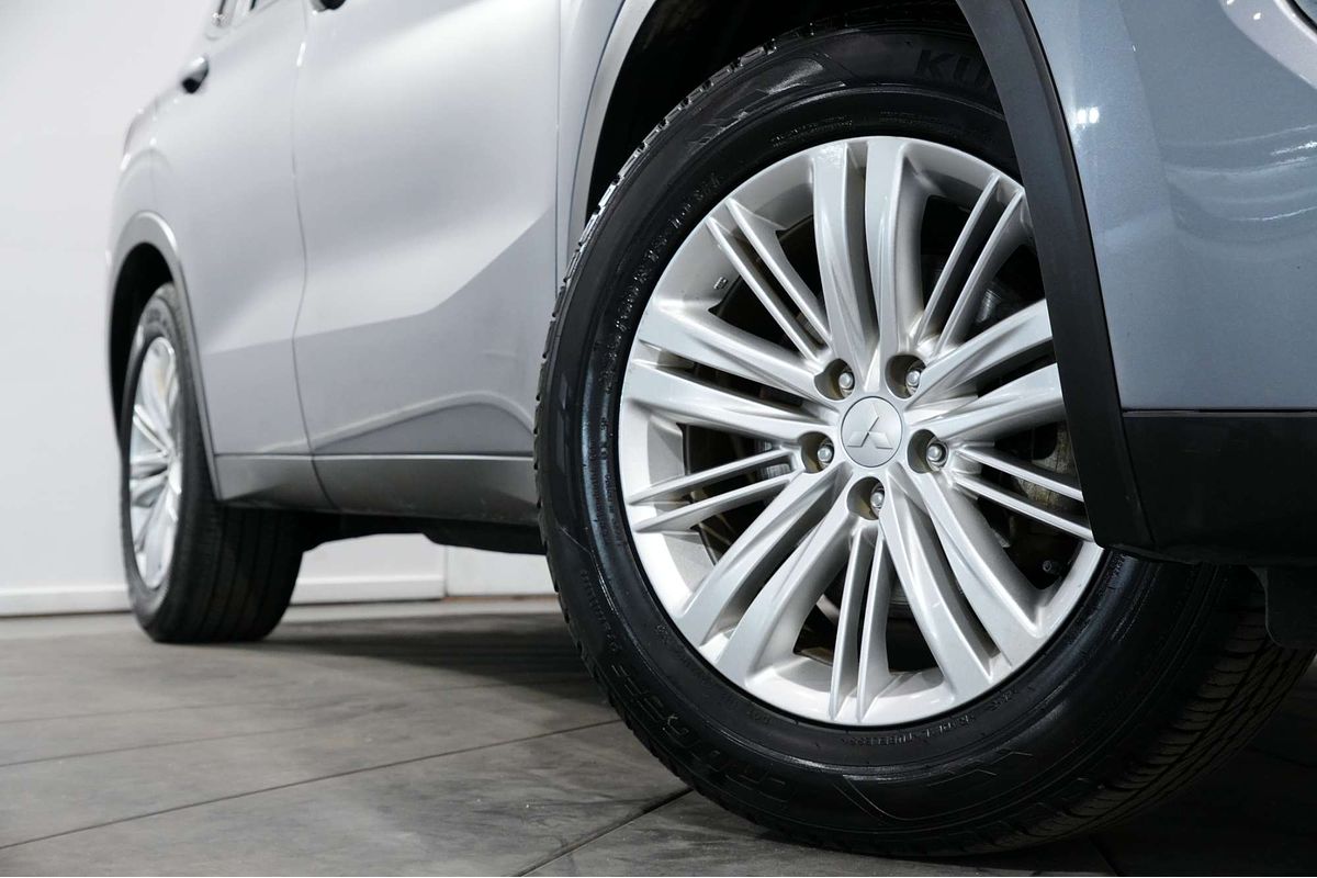 2022 Mitsubishi Outlander ES ZM