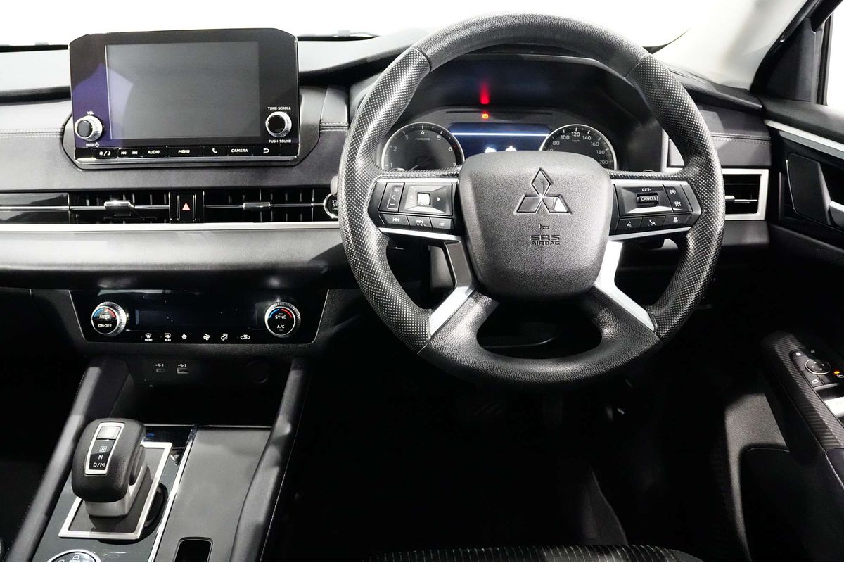 2022 Mitsubishi Outlander ES ZM
