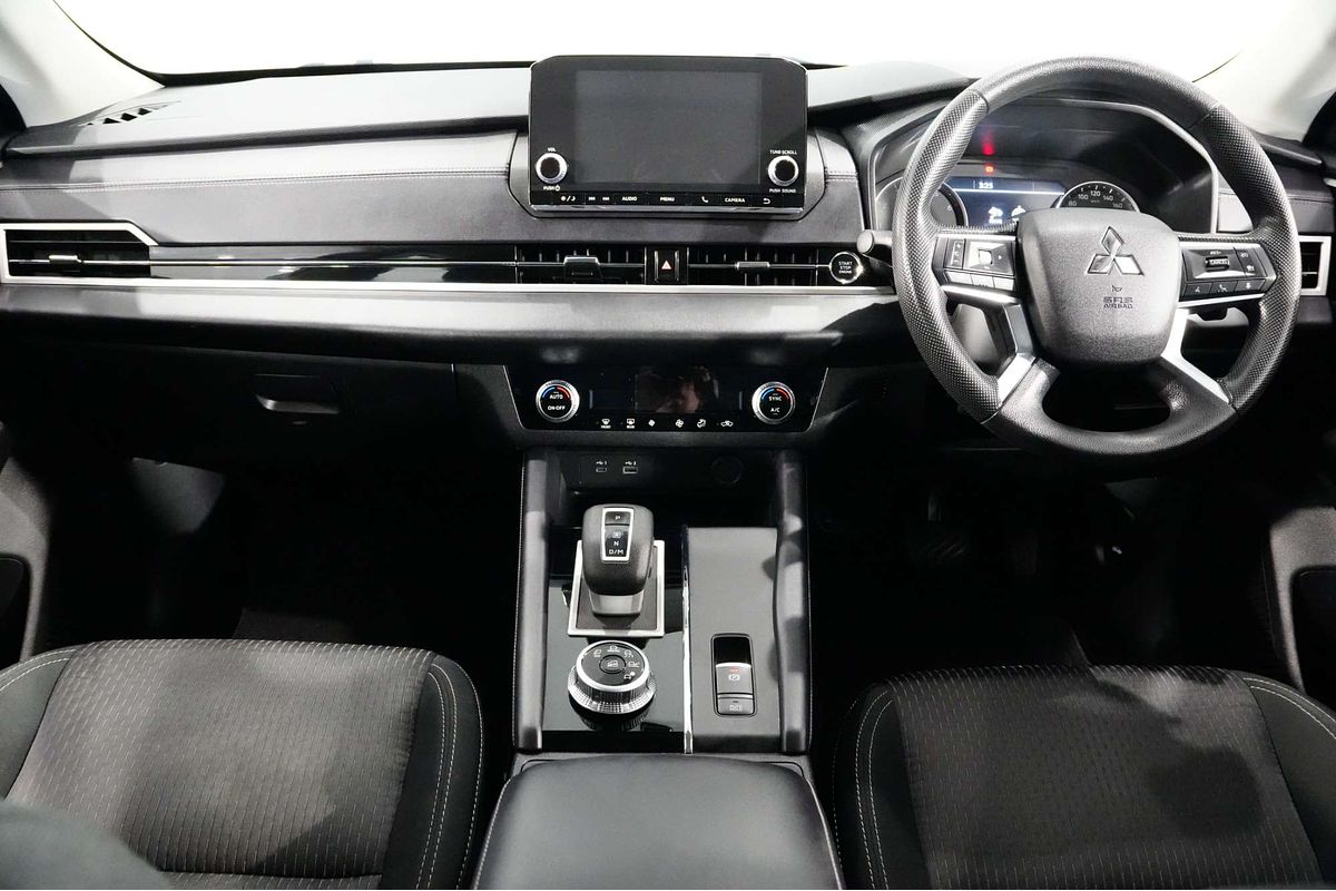 2022 Mitsubishi Outlander ES ZM