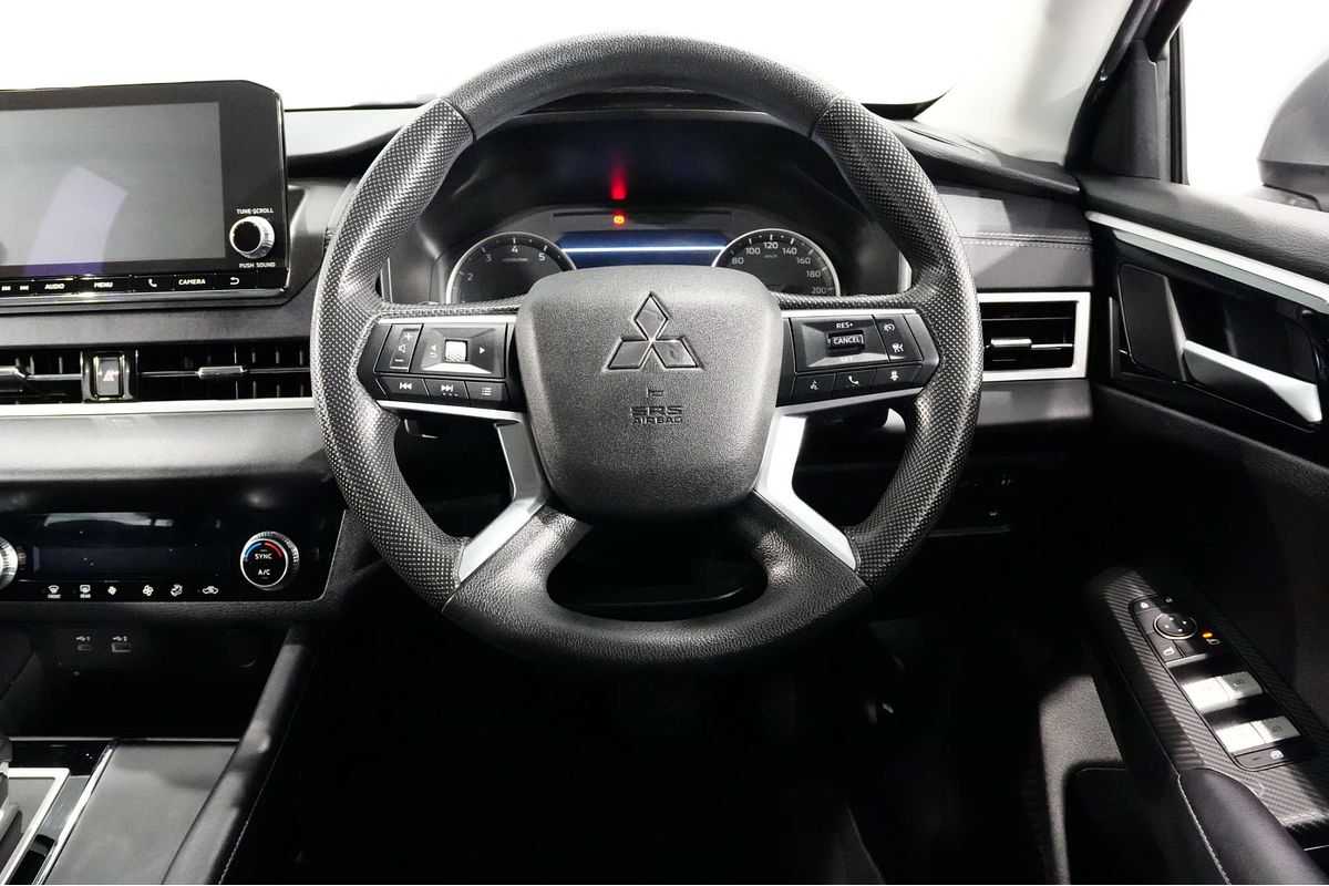 2022 Mitsubishi Outlander ES ZM