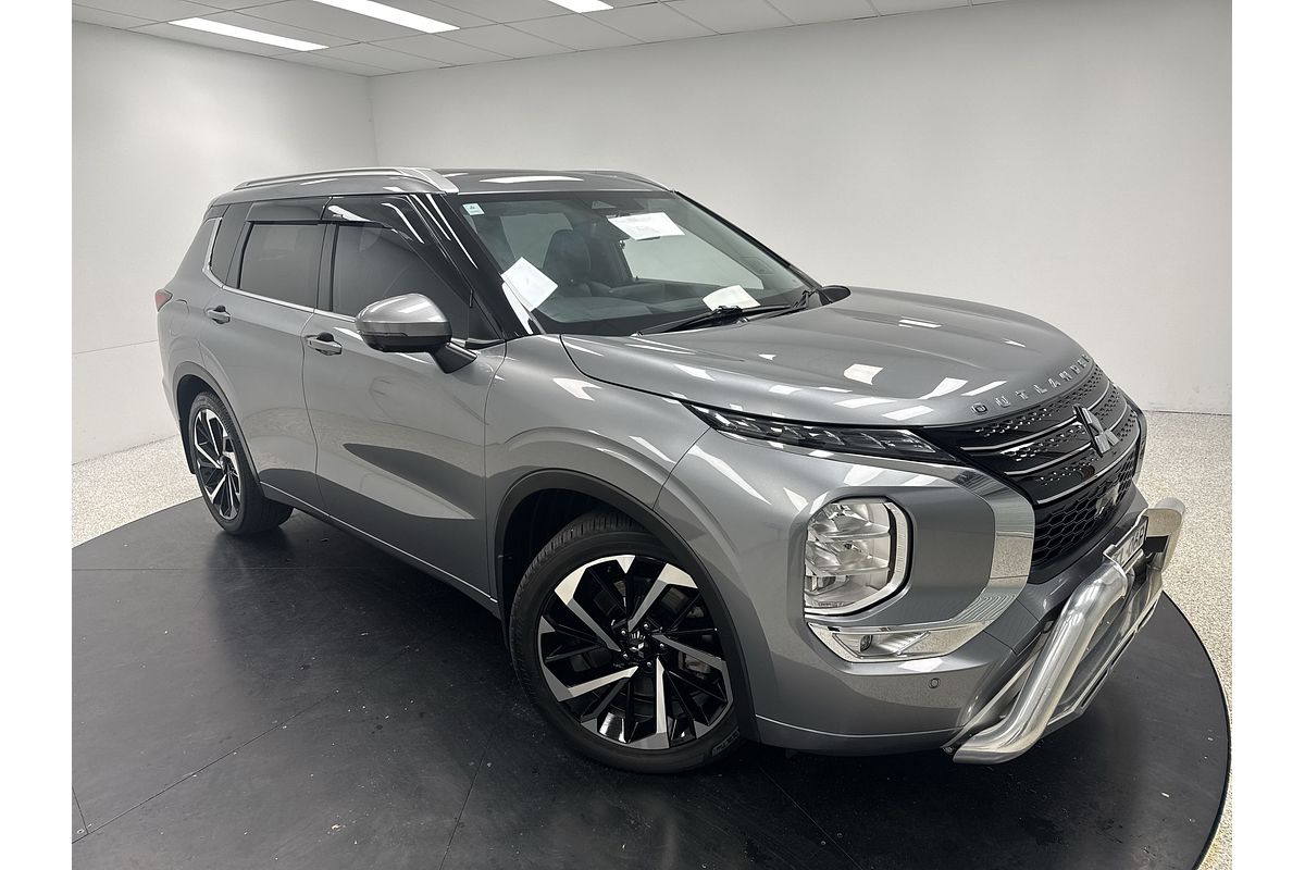 2023 Mitsubishi Outlander Exceed ZM