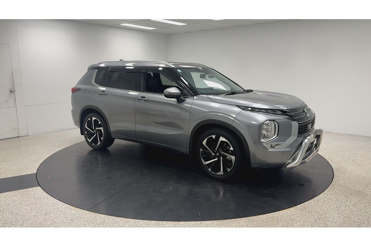 2023 Mitsubishi Outlander Exceed ZM
