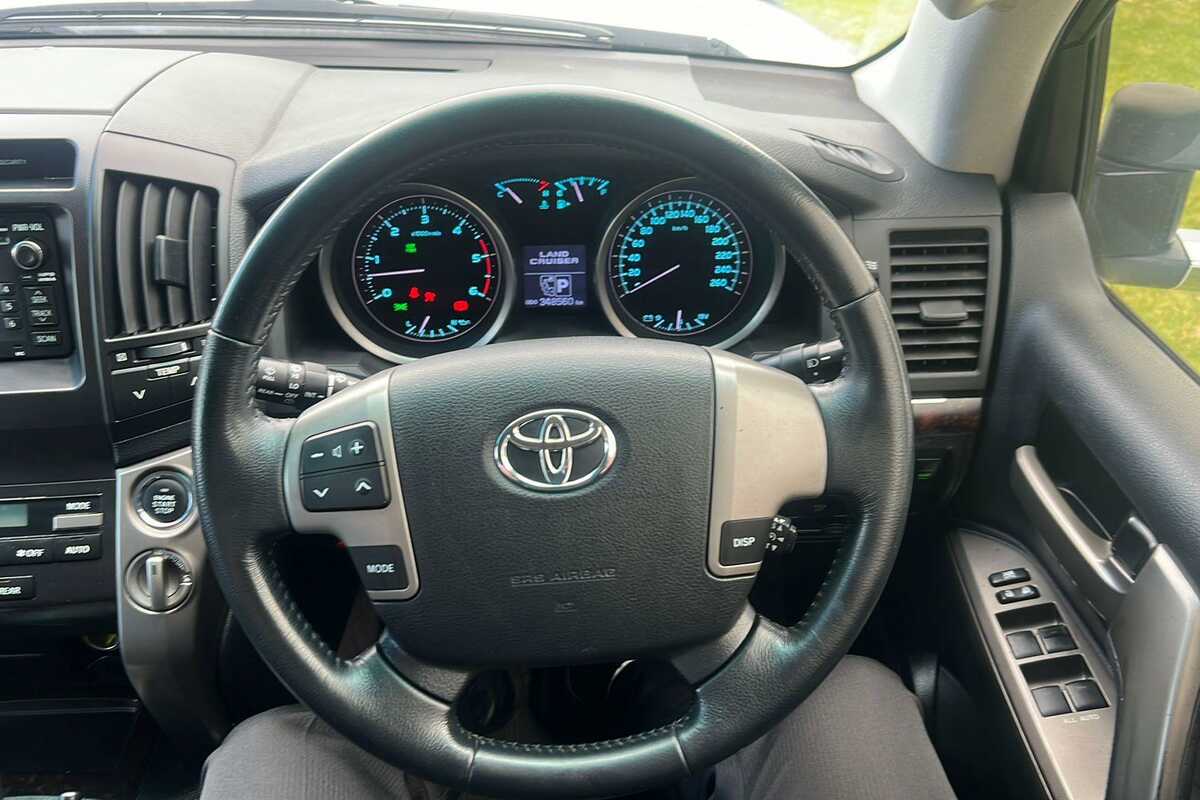 SOLD 2011 Toyota Landcruiser VX in White Used SUV Bunbury WA