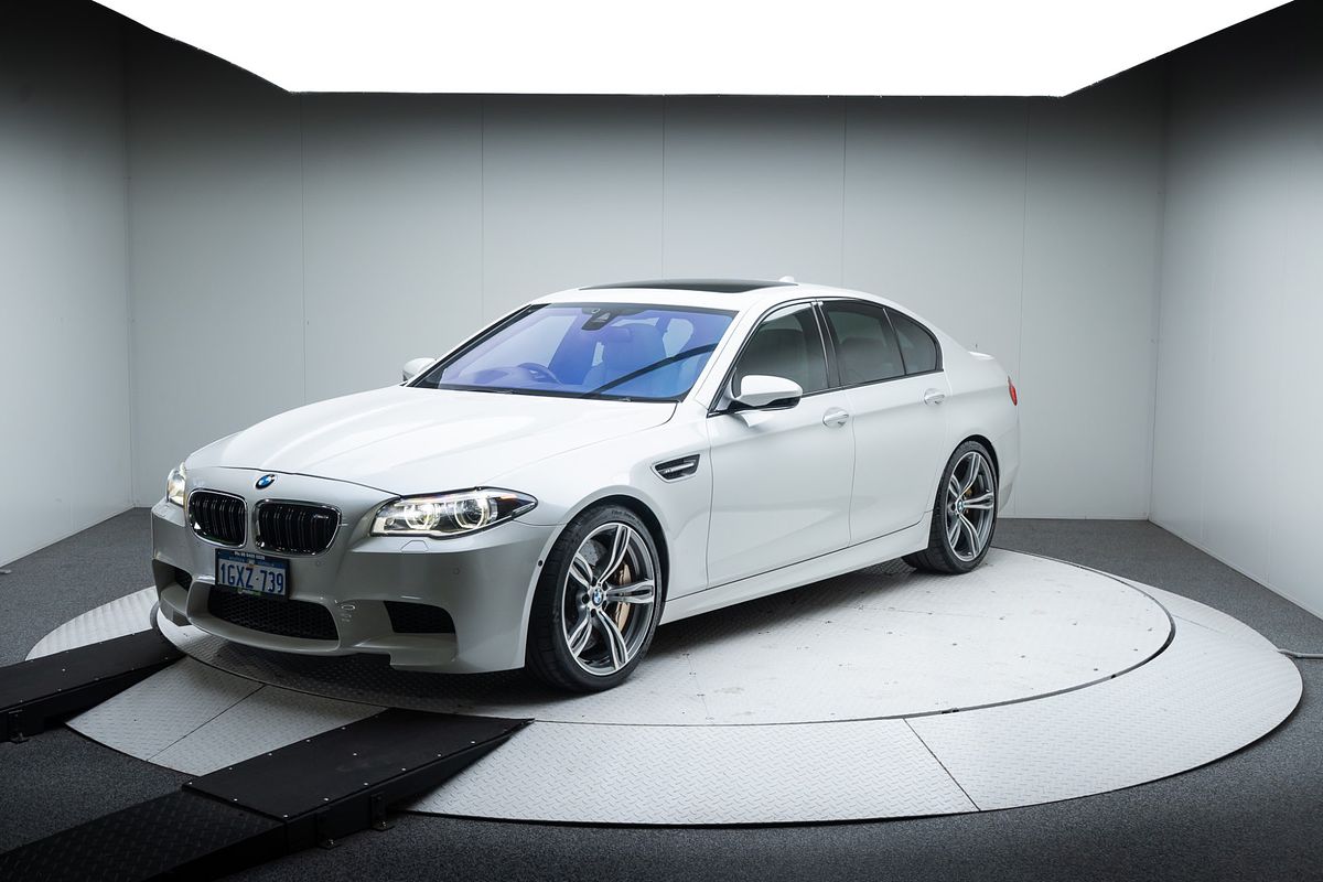 2014 BMW M5 F10 LCI