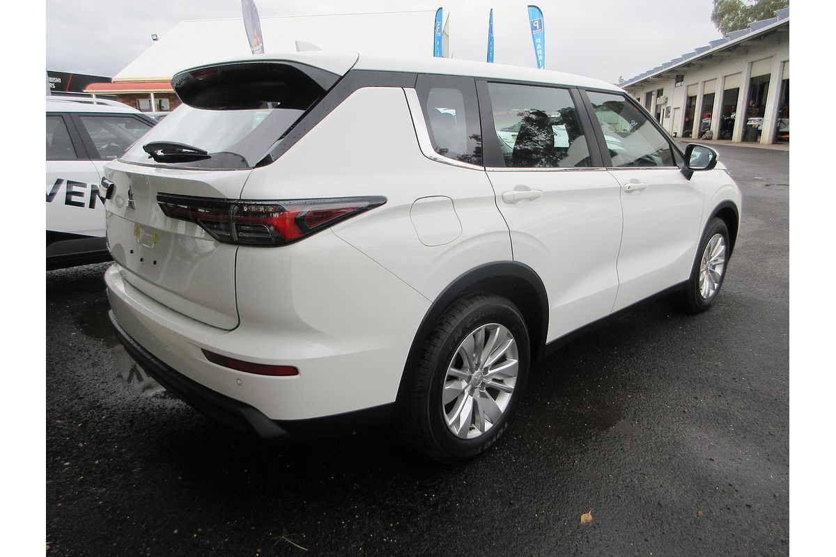 2025 Mitsubishi Outlander ES ZM