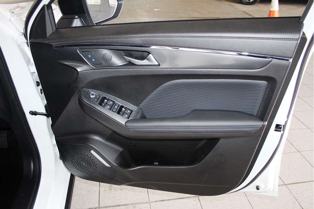 Jolion Facelift Luxury Petrol Auto 4x2