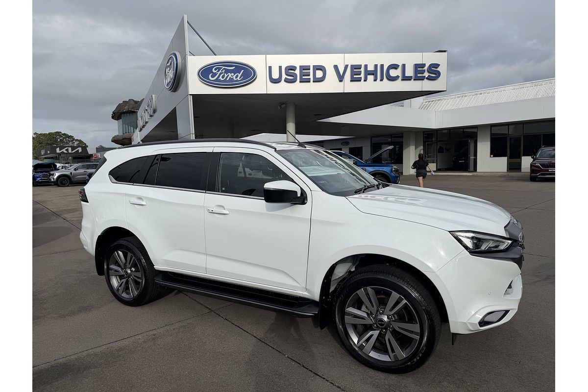 2023 Isuzu MU-X LS-T