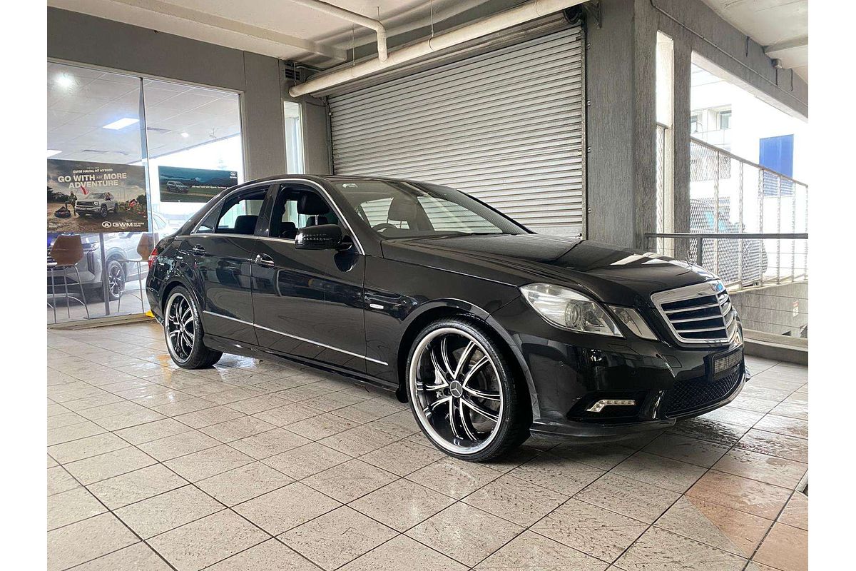 E500 212 AVANTGARDE 5.5L V8 MULTI POINT F/INJ 7 SP AUTOMATIC G-TRONIC 4D SEDAN 
