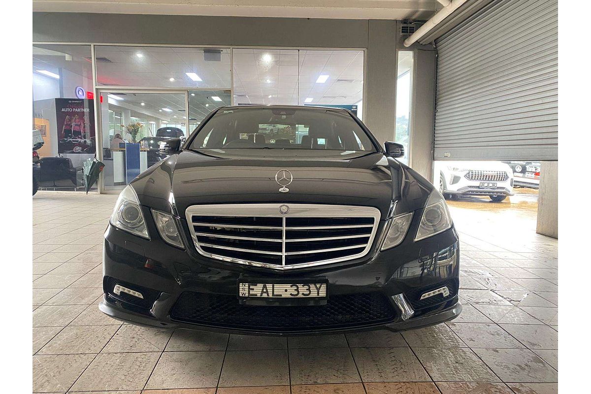 E500 212 AVANTGARDE 5.5L V8 MULTI POINT F/INJ 7 SP AUTOMATIC G-TRONIC 4D SEDAN 