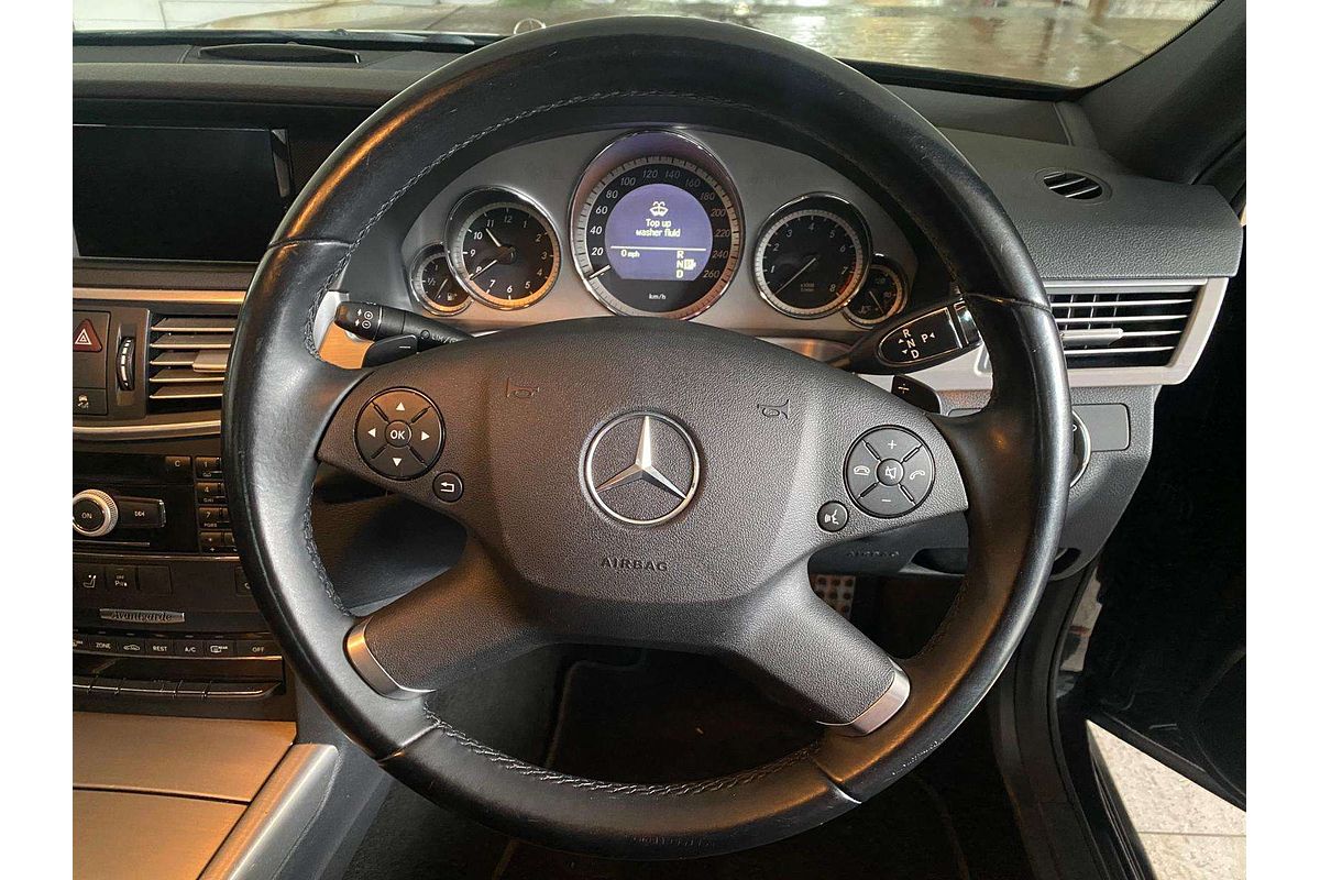E500 212 AVANTGARDE 5.5L V8 MULTI POINT F/INJ 7 SP AUTOMATIC G-TRONIC 4D SEDAN 