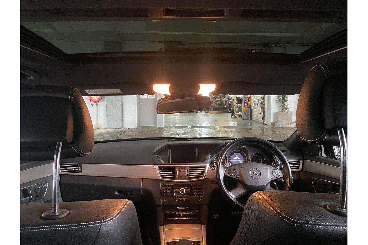 E500 212 AVANTGARDE 5.5L V8 MULTI POINT F/INJ 7 SP AUTOMATIC G-TRONIC 4D SEDAN 