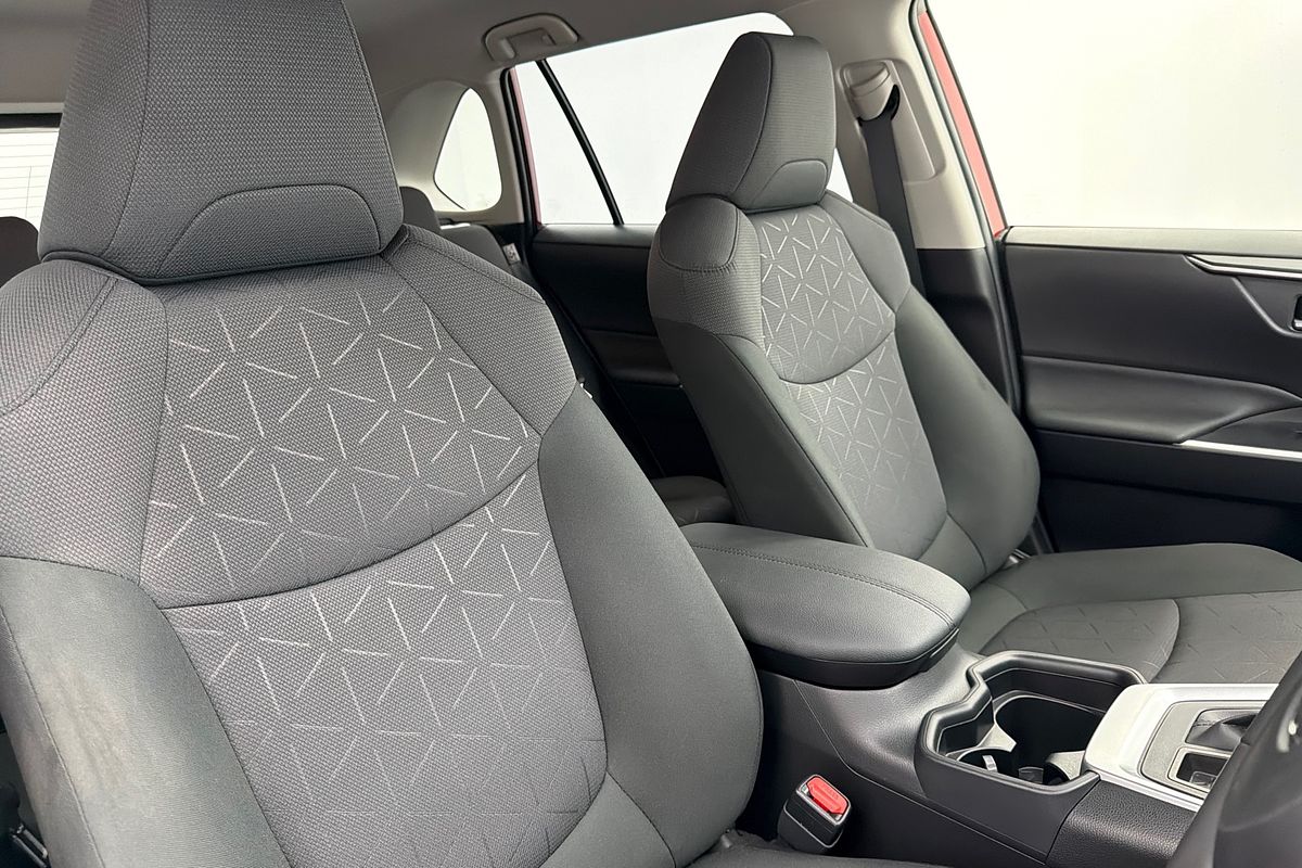 2021 Toyota RAV4 GXL MXAA52R